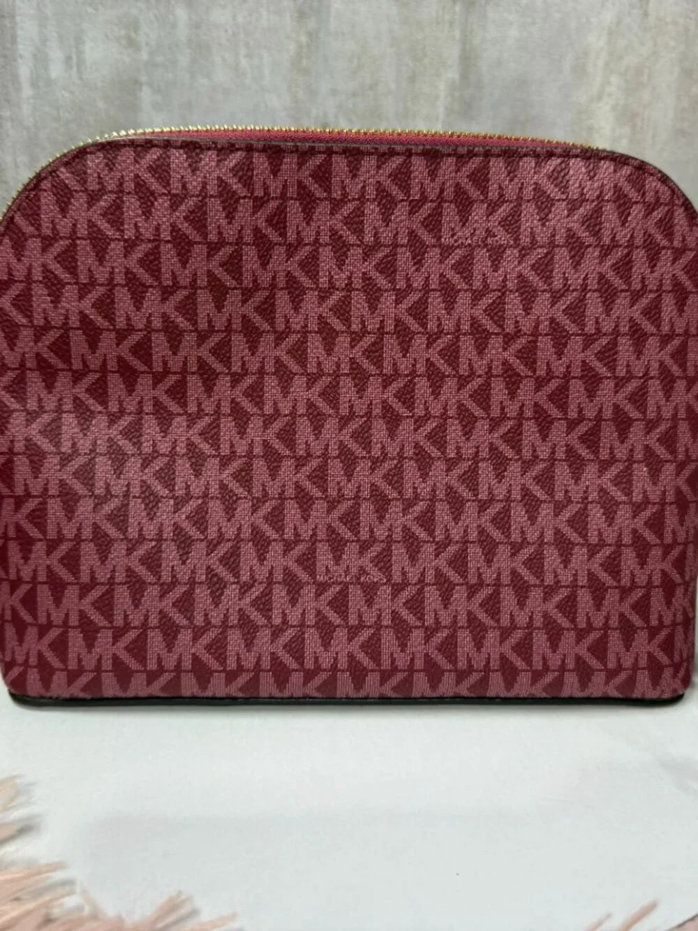 EUC Michael Kors Jet Set Travel Signature Crossbody Purse - Merlot